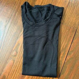 Lululemon Women’s Swiftly Tech Short Sleeve Size e 4